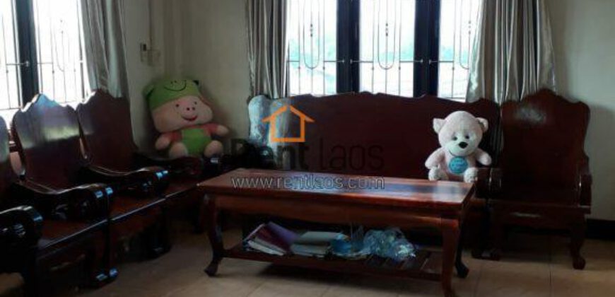 House FOR SALE near Thatluang