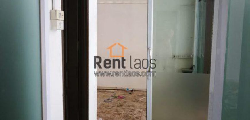 Showroom FOR RENT in City center