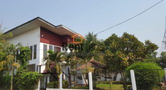 House near National University of Lao for rent