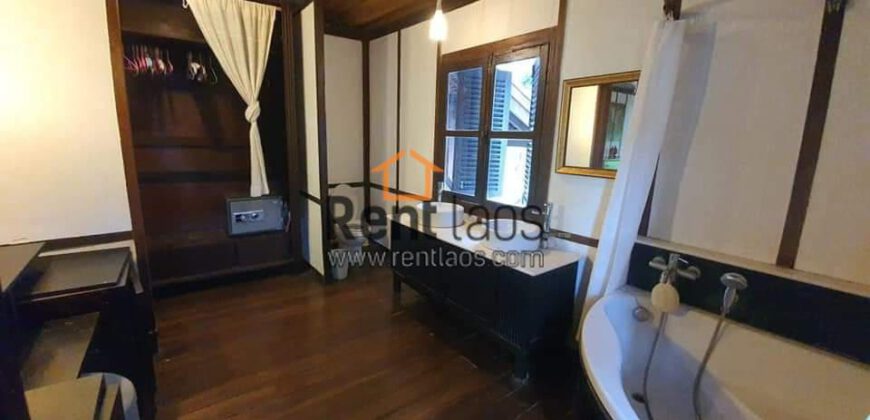 House near heart of Vientiane for rent